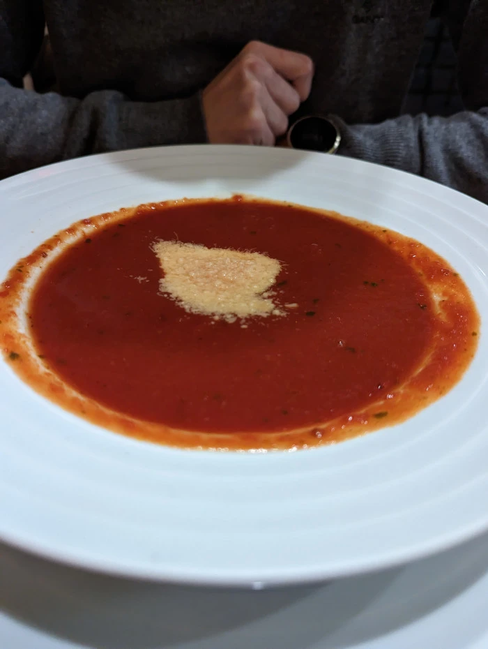 Fotka Paradajková polievka s parmezánom