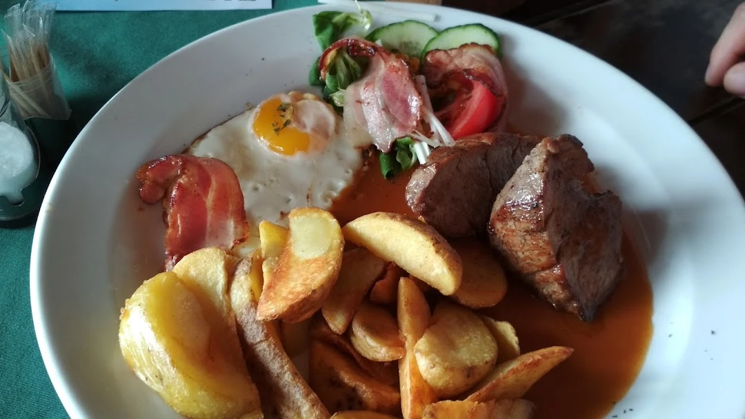 Fotka americké zemiaky a pečené maso