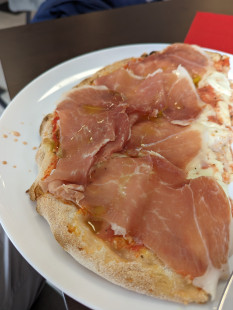 Fotografia jedla Pizza prosciutto crudo