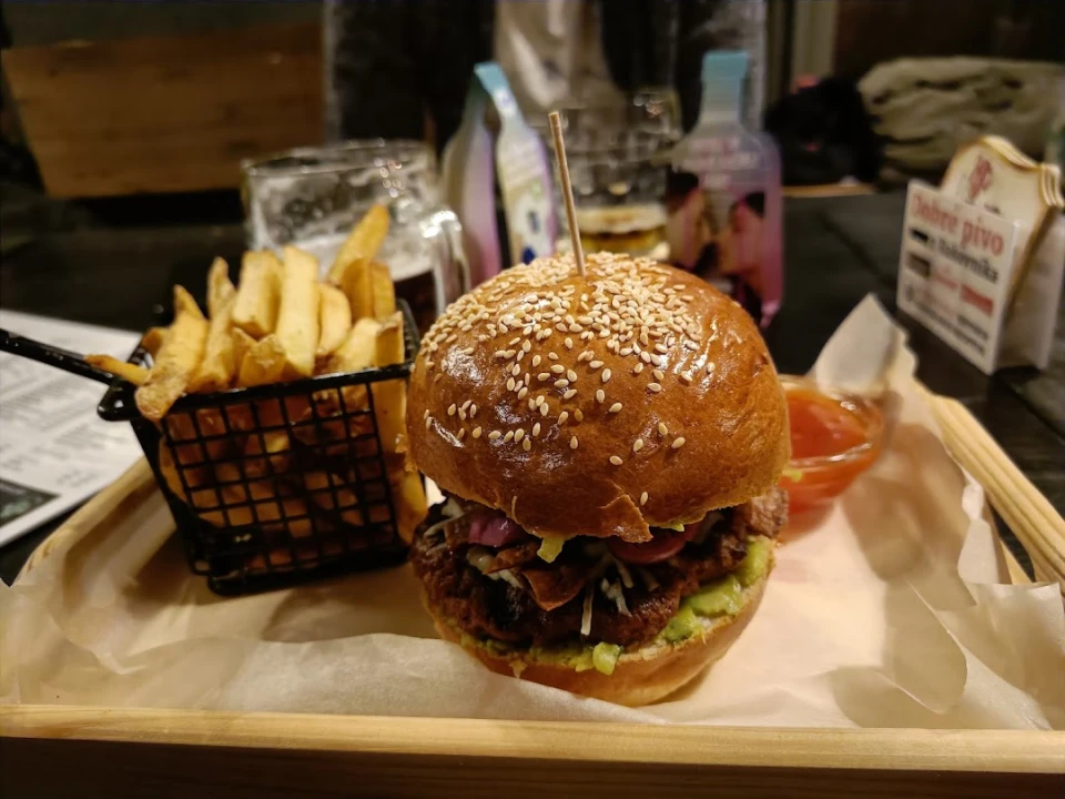 Fotka Hranolčeky a burger