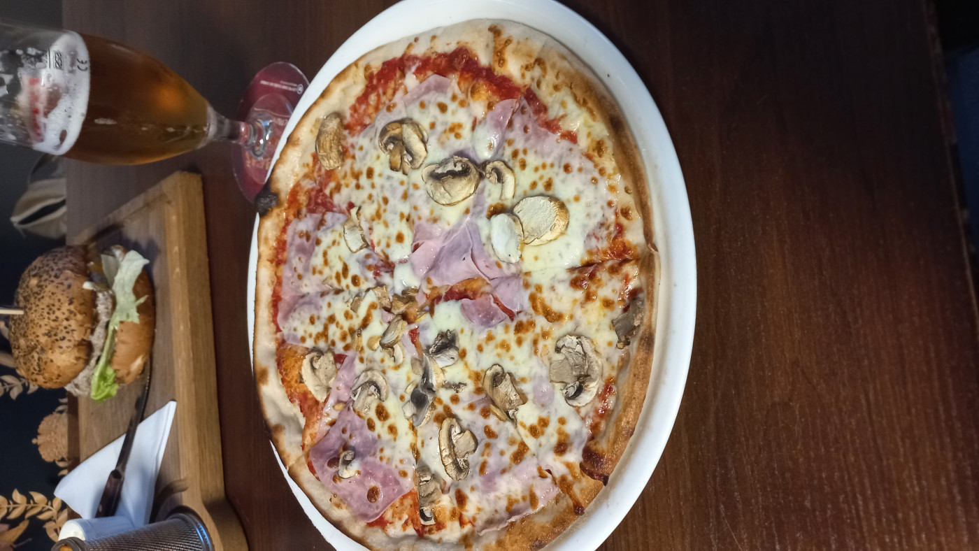 Fotka Pizza šunkova so šampiňónmi