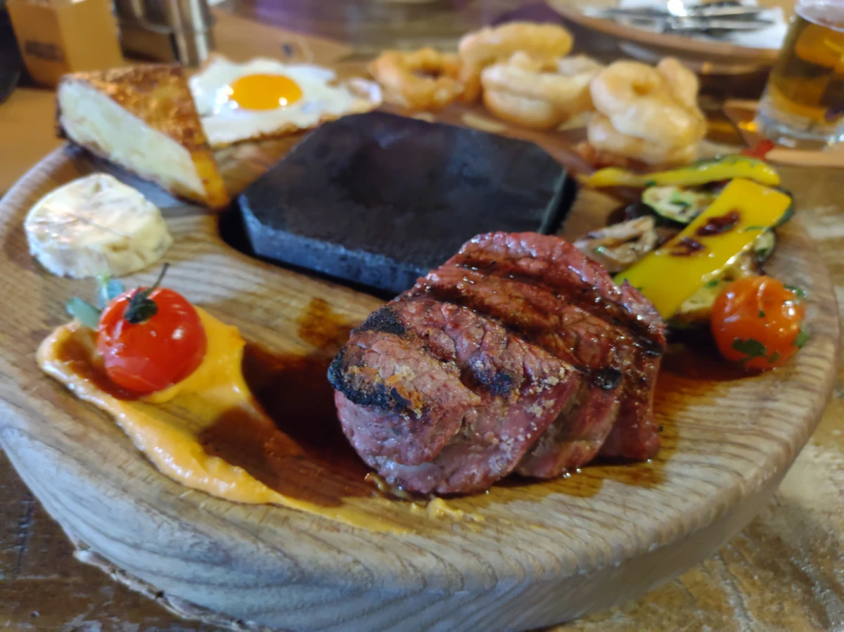 Fotka Hovädzí steak na lávovom kameni