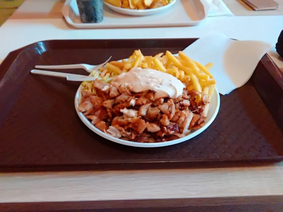 Fotka Pečené mäso a hranolčeky