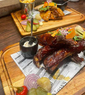Fotka Pečené bravčové rebrá s domácou BBQ omáčkou