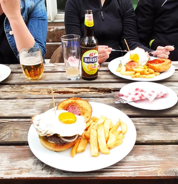 Fotka Hranolčeky a burger