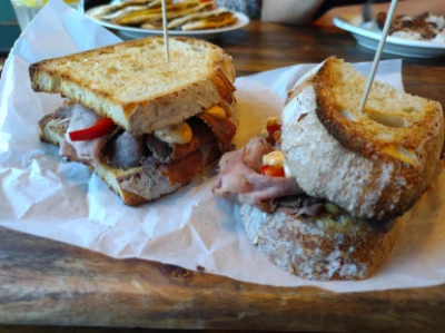 Fotka Roastbeef s pečenými paprikami