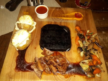 Fotka Steak - obložený tanier