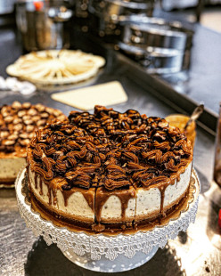 Fotka jedla Dreamy Snickers Cheesecake