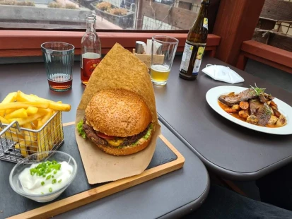 Fotka Hranolčeky a burger