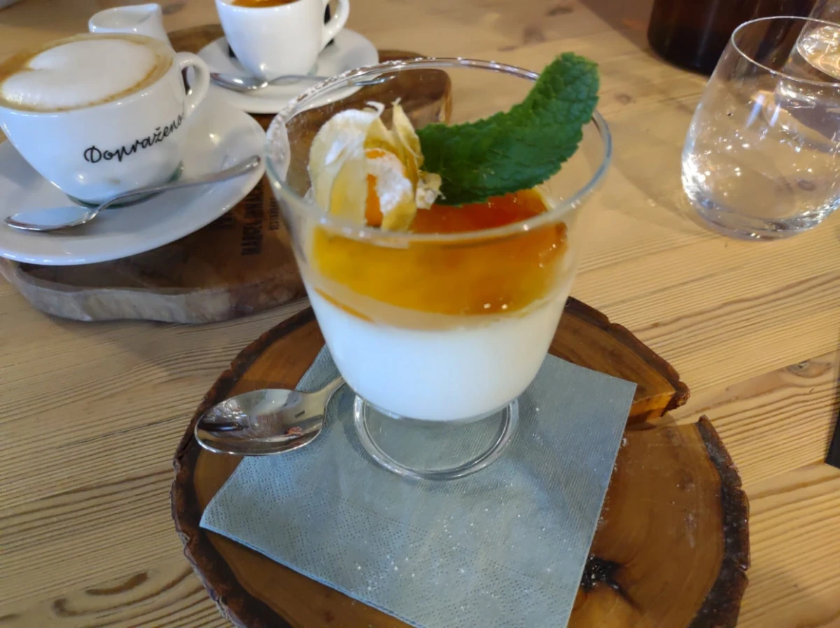 Fotka Panna Cotta s marhuľovým krémom