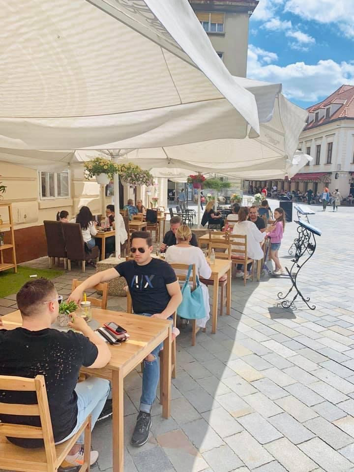 Foto reštaurácie