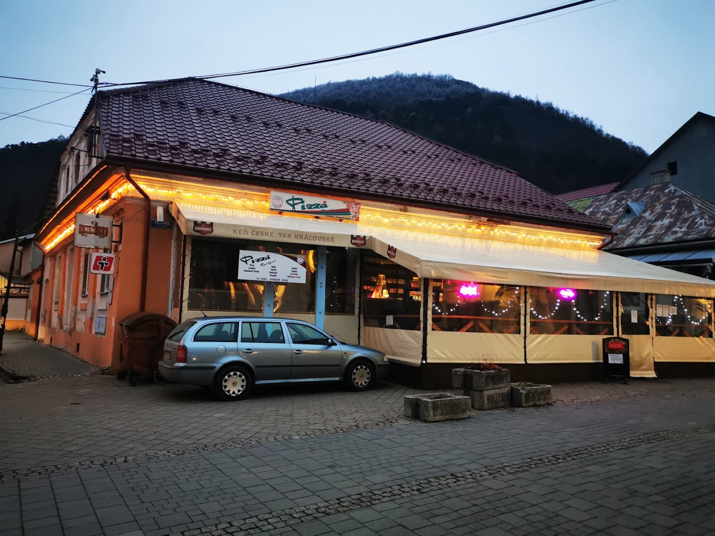 Foto reštaurácie