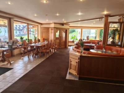 Spitz restaurant and bar - reštaurácia