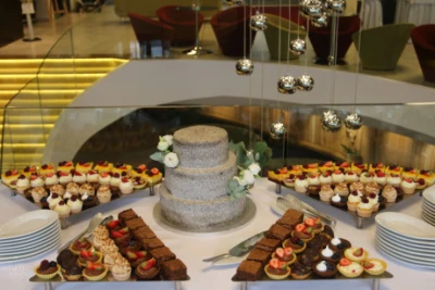 Yum cakes | tvoríme sladký príbeh - reštaurácia