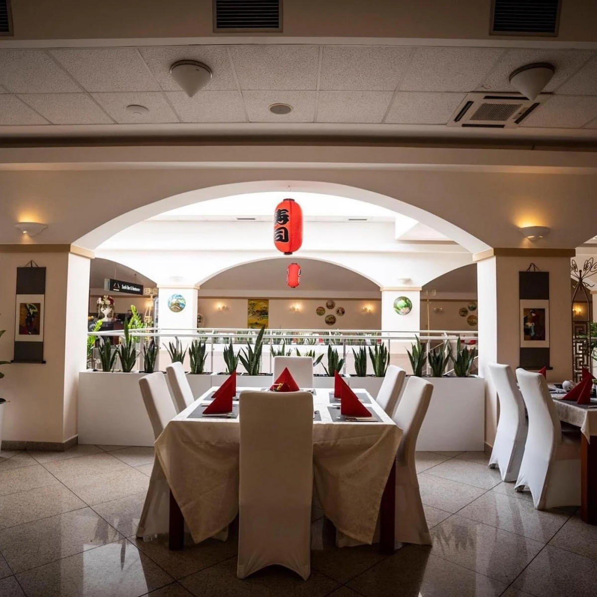 Nón Việt sushi bar & reštaurácia
